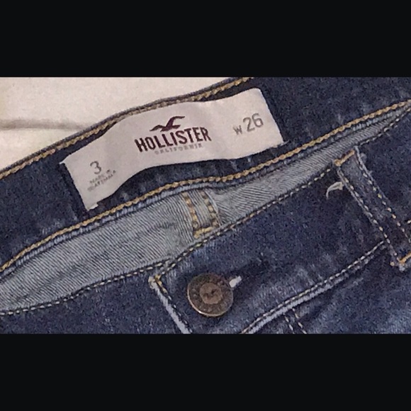 🌸Hollister Distressed Cuffed Denim Shorts - Picture 2 of 8